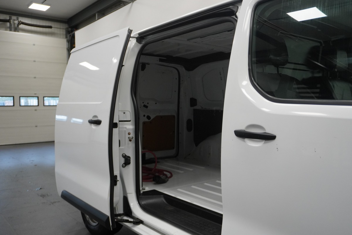 Citroën ë-Jumpy 75 kWh 136PK - Airco - Cruise - Carkit - €19.900,- Excl. Citroën ë-Jumpy 75 kWh 136PK - Airco - Cruise - Carkit - €19.900,- Excl.