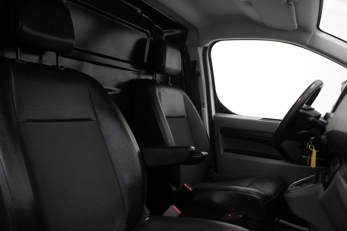 Citroën ë-Jumpy 75 kWh 136PK - Airco - Cruise - Carkit - €19.900,- Excl. Citroën ë-Jumpy 75 kWh 136PK - Airco - Cruise - Carkit - €19.900,- Excl.