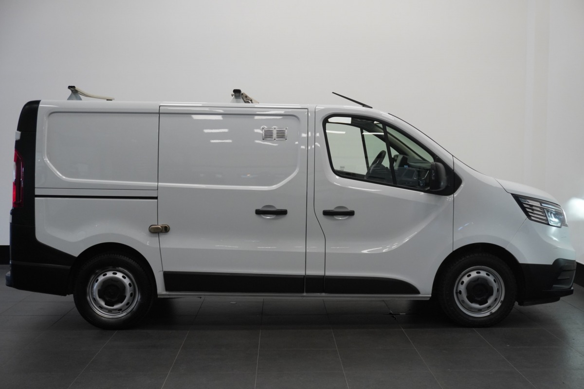 Renault Trafic 2.0 Blue dCi 130PK EURO 6 - Airco - Navi - Cruise - €16.900,- Excl. Renault Trafic 2.0 Blue dCi 130PK EURO 6 - Airco - Navi - Cruise - €16.900,- Excl.