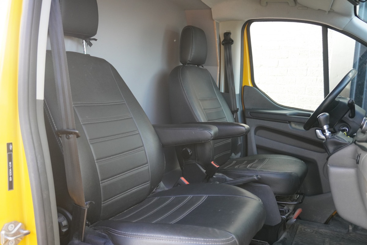 Ford Transit Custom 2.0 TDCI L2 EURO 6 - Airco - Cruise - PDC - €16.900,- Excl. Ford Transit Custom 2.0 TDCI L2 EURO 6 - Airco - Cruise - PDC - €16.900,- Excl.