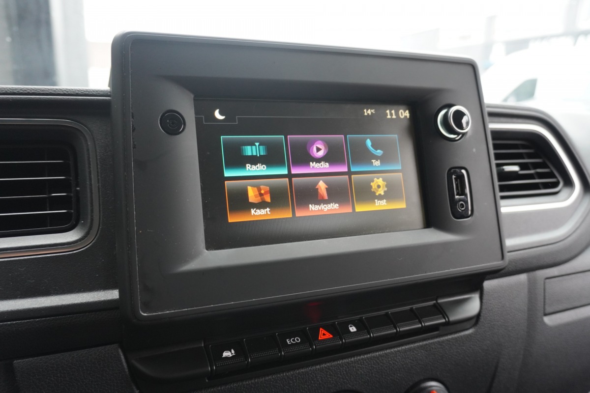 Renault Master 2.3 dCi 135PK L2H2 EURO 6 - Airco - Navi - Cruise - €16.950,- Excl. Renault Master 2.3 dCi 135PK L2H2 EURO 6 - Airco - Navi - Cruise - €16.950,- Excl.