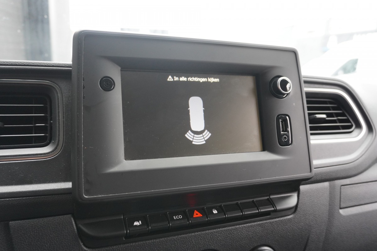Renault Master 2.3 dCi 135PK L2H2 EURO 6 - Airco - Navi - Cruise - €16.950,- Excl. Renault Master 2.3 dCi 135PK L2H2 EURO 6 - Airco - Navi - Cruise - €16.950,- Excl.