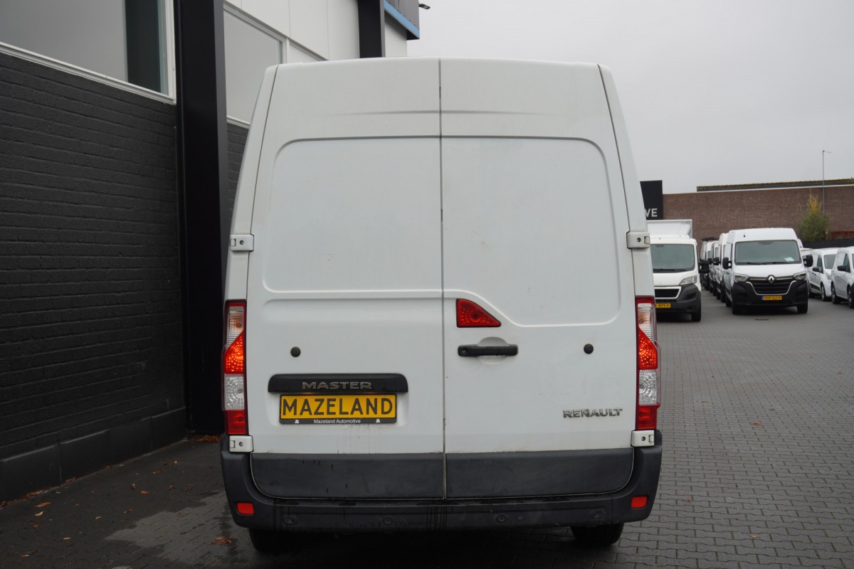 Renault Master 2.3 dCi 135PK L2H2 EURO 6 - Airco - Navi - Cruise - €16.950,- Excl. Renault Master 2.3 dCi 135PK L2H2 EURO 6 - Airco - Navi - Cruise - €16.950,- Excl.