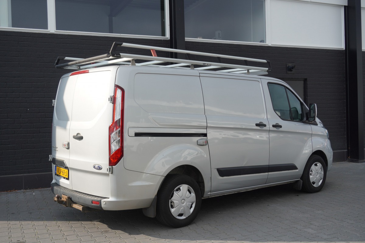 Ford Transit Custom 2.0 TDCI EURO 6 - Airco - Cruise - Camera - €14.900,- Excl. Ford Transit Custom 2.0 TDCI EURO 6 - Airco - Cruise - Camera - €14.900,- Excl.