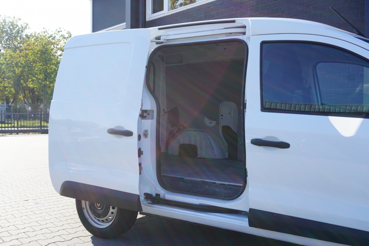 Renault Express 1.5 dCi EURO 6 - Airco - Cruise - PDC - €12.499,- Excl. Renault Express 1.5 dCi EURO 6 - Airco - Cruise - PDC - €12.499,- Excl.