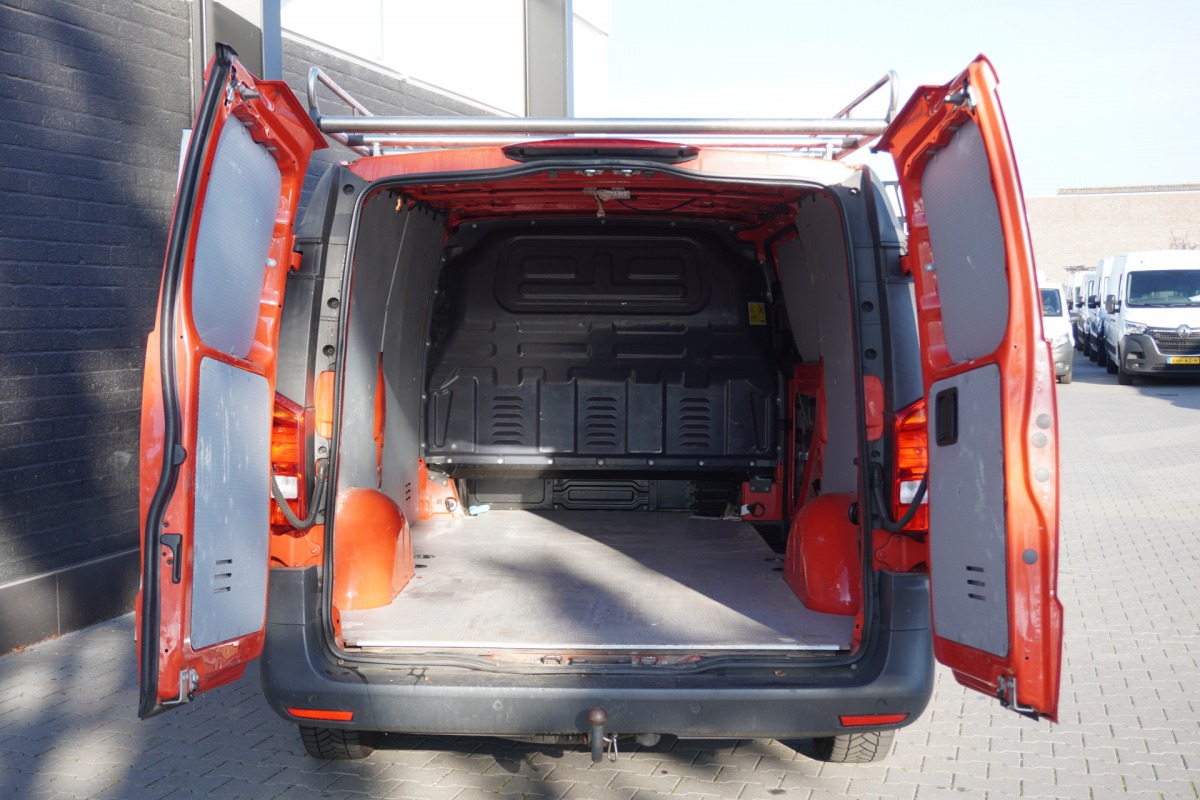 Mercedes-Benz Vito 114 CDI XL EURO 6 - AC/Climate - Navi - Cruise - €13.950,- Excl. Mercedes-Benz Vito 114 CDI XL EURO 6 - AC/Climate - Navi - Cruise - €13.950,- Excl.