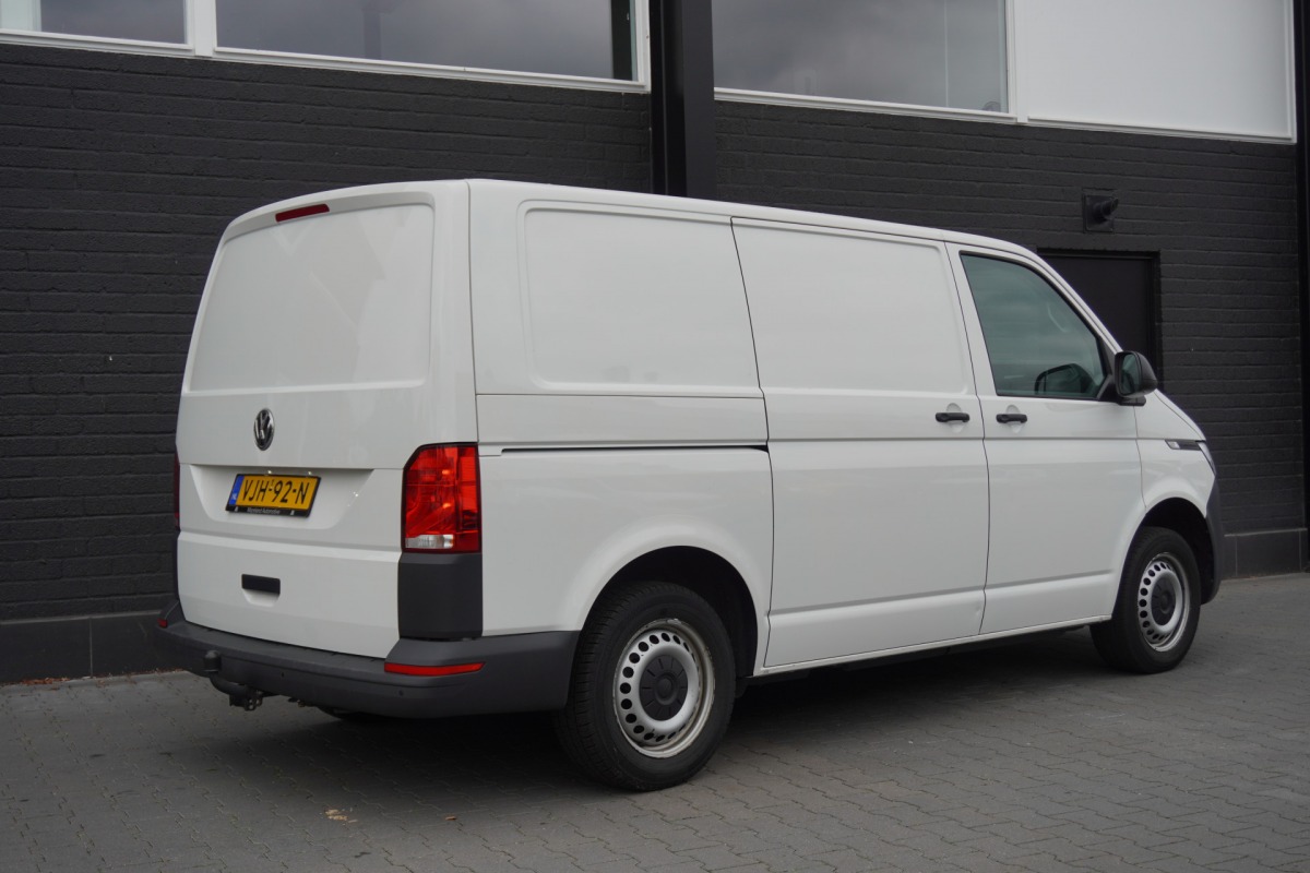 Volkswagen Transporter 2.0 TDI 150PK Automaat EURO 6 - Airco - Cruise - PDC - €22.900,- Excl. Volkswagen Transporter 2.0 TDI 150PK Automaat EURO 6 - Airco - Cruise - PDC - €22.900,- Excl.