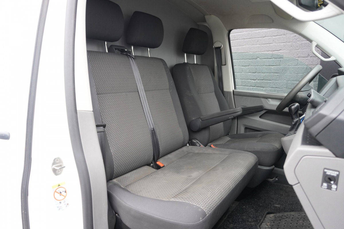 Volkswagen Transporter 2.0 TDI 150PK Automaat EURO 6 - Airco - Cruise - PDC - €22.900,- Excl. Volkswagen Transporter 2.0 TDI 150PK Automaat EURO 6 - Airco - Cruise - PDC - €22.900,- Excl.
