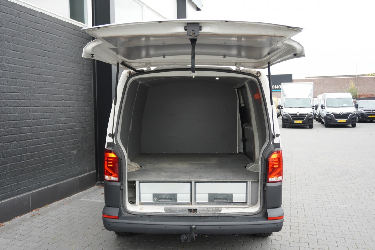 Volkswagen Transporter 2.0 TDI 150PK Automaat EURO 6 - Airco - Cruise - PDC - €22.900,- Excl. Volkswagen Transporter 2.0 TDI 150PK Automaat EURO 6 - Airco - Cruise - PDC - €22.900,- Excl.