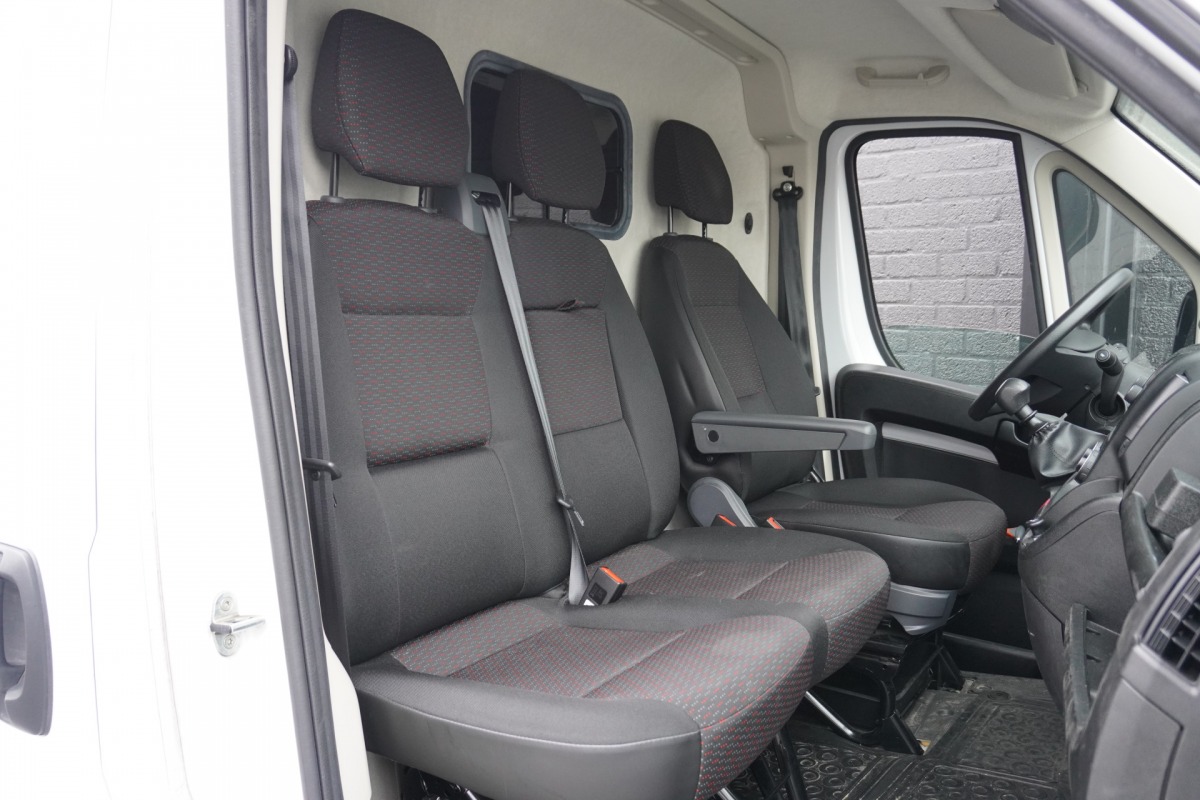 Opel Movano 2.2D 140PK L2H2 EURO 6 - Airco - Navi - Cruise - € 15.900,- Excl. Opel Movano 2.2D 140PK L2H2 EURO 6 - Airco - Navi - Cruise - € 15.900,- Excl.