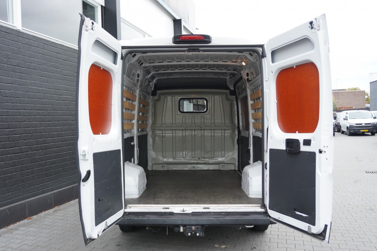Opel Movano 2.2D 140PK L2H2 EURO 6 - Airco - Navi - Cruise - € 15.900,- Excl. Opel Movano 2.2D 140PK L2H2 EURO 6 - Airco - Navi - Cruise - € 15.900,- Excl.