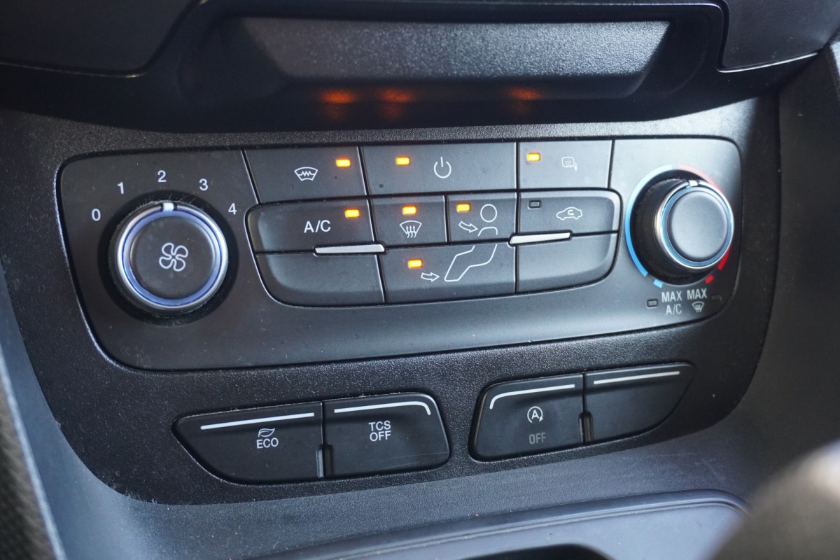 Ford Transit Connect 1.5 EcoBlue 100PK Automaat EURO 6 - Airco - Navi - Camera - € 13.950,- Excl. Ford Transit Connect 1.5 EcoBlue 100PK Automaat EURO 6 - Airco - Navi - Camera - € 13.950,- Excl.