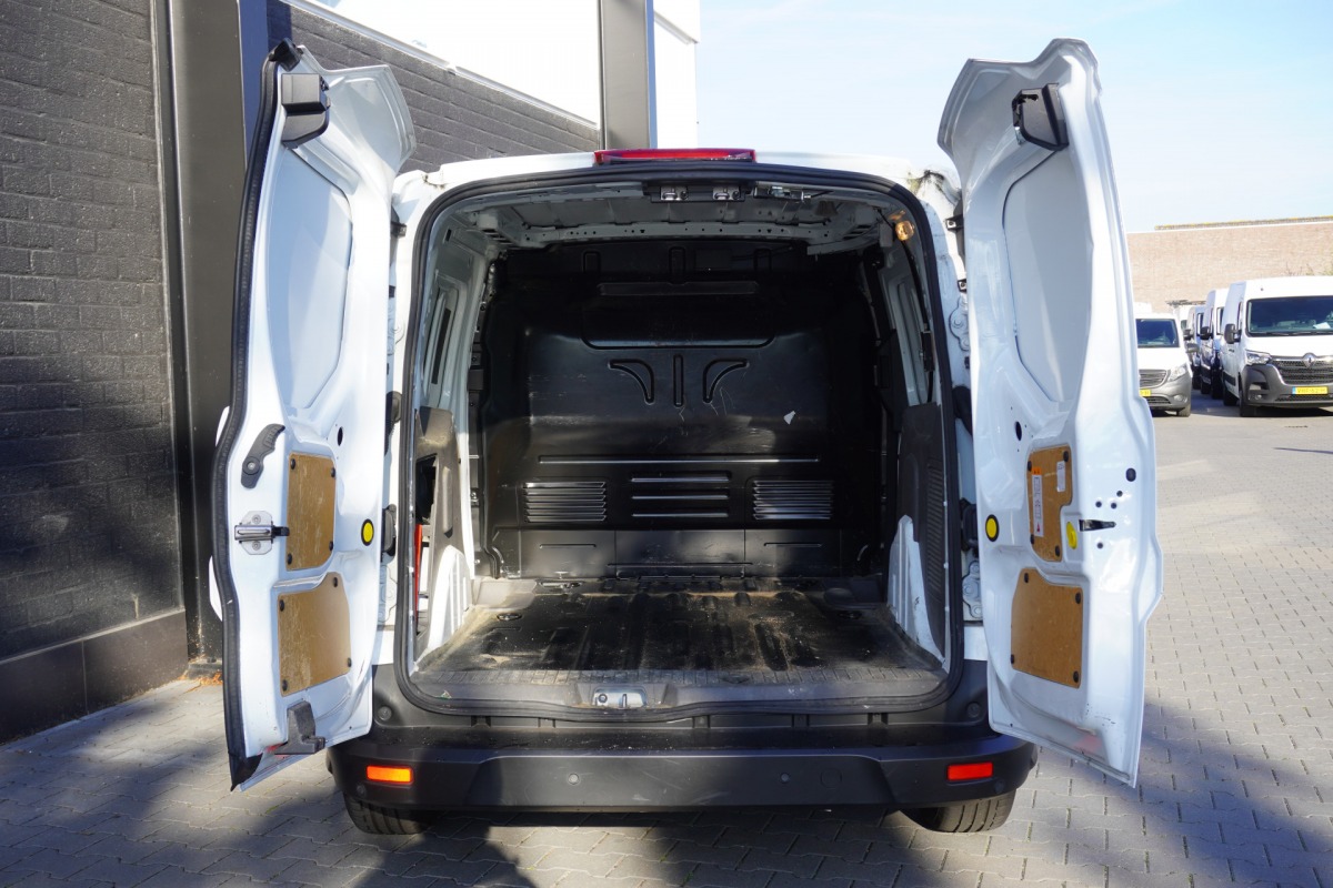 Ford Transit Connect 1.5 EcoBlue 100PK Automaat EURO 6 - Airco - Navi - Camera - € 13.950,- Excl. Ford Transit Connect 1.5 EcoBlue 100PK Automaat EURO 6 - Airco - Navi - Camera - € 13.950,- Excl.