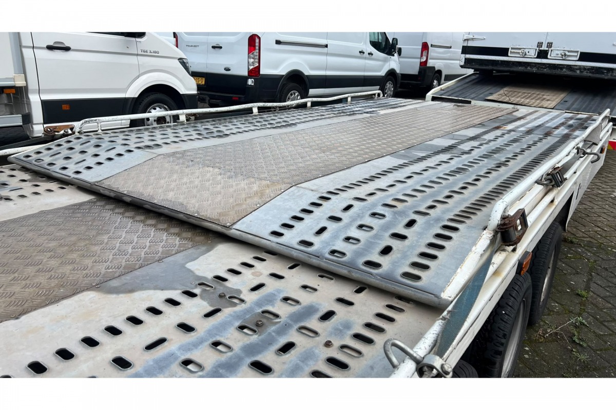 Iveco ML75E18/P AUTOTRANSPORT INCL WITTEVEEN AANHANGER 3500KG Airco | slaapcabine | 3-lader | Wisselbak | €21.950,- excl. Iveco ML75E18/P AUTOTRANSPORT INCL WITTEVEEN AANHANGER 3500KG Airco | slaapcabine | 3-lader | Wisselbak | €21.950,- excl.
