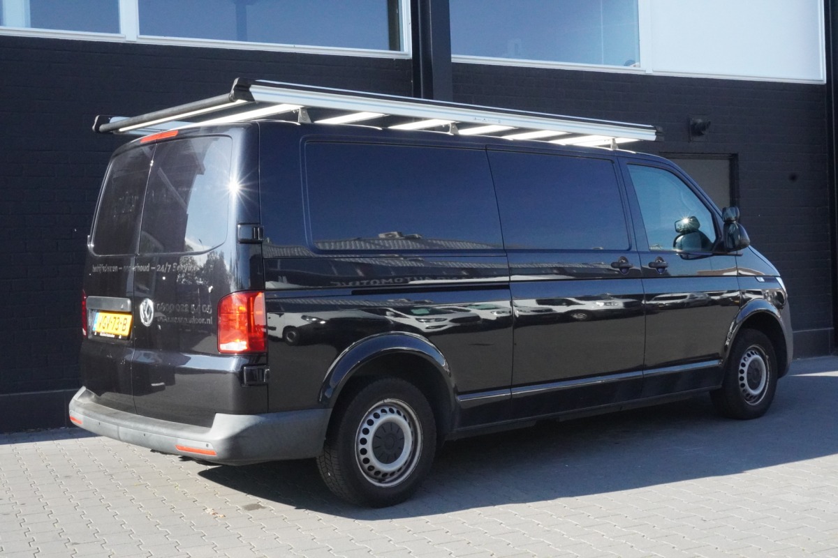 Volkswagen Transporter 2.0 TDI L2 EURO 6 - Airco - Navi - Cruise - €16.900,- Excl. Volkswagen Transporter 2.0 TDI L2 EURO 6 - Airco - Navi - Cruise - €16.900,- Excl.