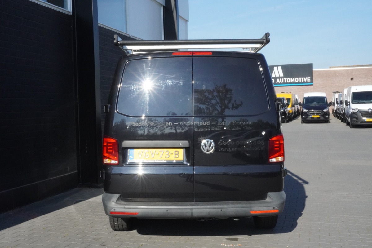 Volkswagen Transporter 2.0 TDI L2 EURO 6 - Airco - Navi - Cruise - €16.900,- Excl. Volkswagen Transporter 2.0 TDI L2 EURO 6 - Airco - Navi - Cruise - €16.900,- Excl.