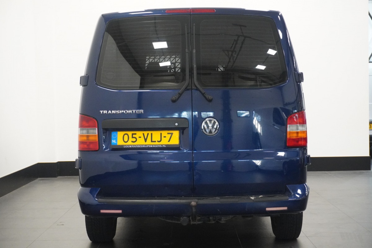 Volkswagen Transporter 2.5 TDI 130PK L2 Automaat - Airco - Cruise - Trekhaak - €4.900,- Ex. BTW Volkswagen Transporter 2.5 TDI 130PK L2 Automaat - Airco - Cruise - Trekhaak - €4.900,- Ex. BTW