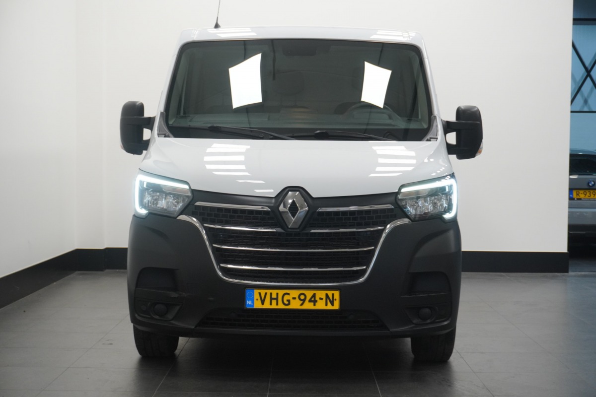 Renault Master 2.3 dCi 136PK EURO 6 - Airco - Cruise - Trekhaak - € 13.900,- Excl. Renault Master 2.3 dCi 136PK EURO 6 - Airco - Cruise - Trekhaak - € 13.900,- Excl.