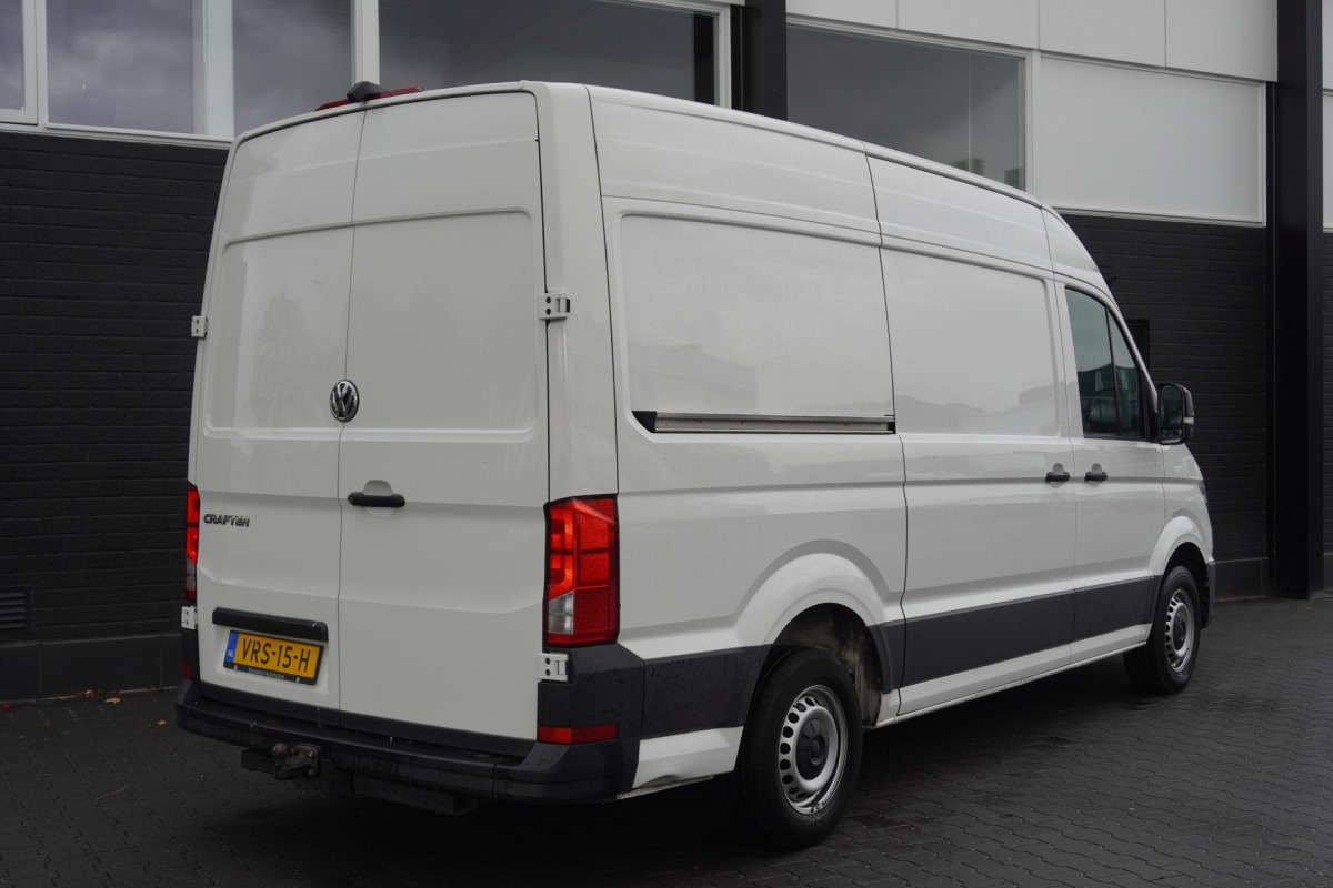 Volkswagen Crafter 2.0 TDI L3H3 140PK EURO 6 - Airco - Navi - Cruise - €18.950,- Excl. Volkswagen Crafter 2.0 TDI L3H3 140PK EURO 6 - Airco - Navi - Cruise - €18.950,- Excl.
