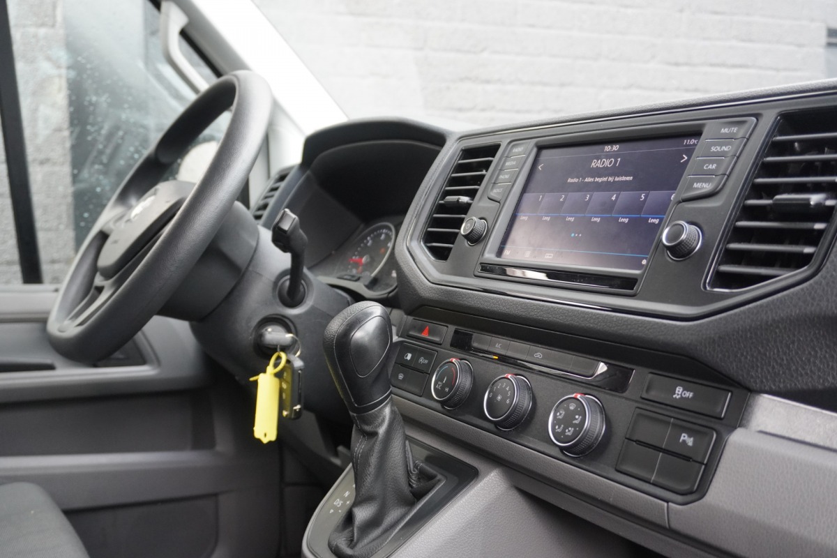 Volkswagen Crafter 2.0 TDI L3H3 140PK Automaat EURO 6 - Airco - Cruise - PDC - €18.950,- Volkswagen Crafter 2.0 TDI L3H3 140PK Automaat EURO 6 - Airco - Cruise - PDC - €18.950,-