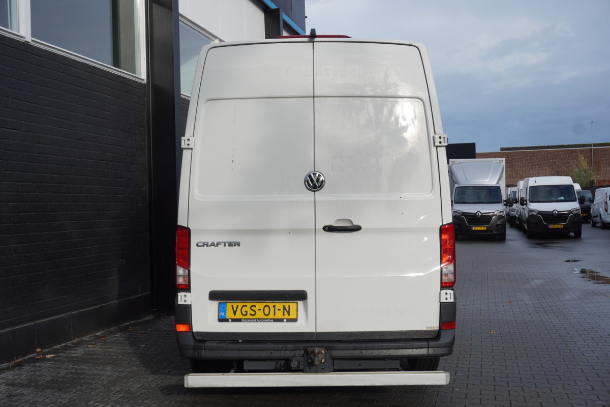 Volkswagen Crafter 2.0 TDI L3H3 140PK Automaat EURO 6 - Airco - Cruise - PDC - €18.950,- Volkswagen Crafter 2.0 TDI L3H3 140PK Automaat EURO 6 - Airco - Cruise - PDC - €18.950,-